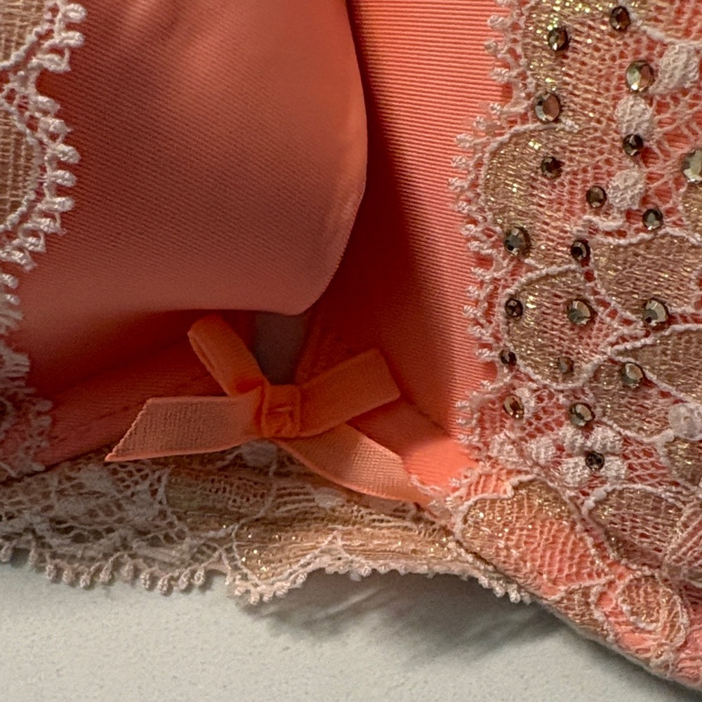Victoria's Secret Coral Lace Bra Y2K - Picture 4 of 9